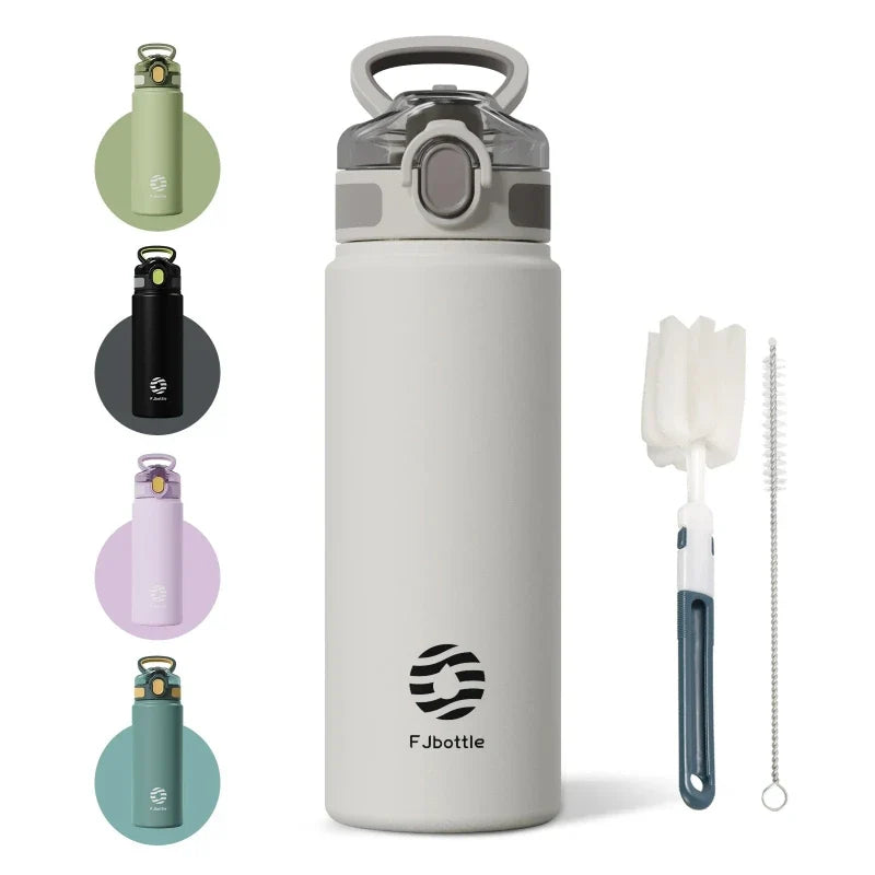 Isolierte Trinkflasche mit integriertem Strohhalm