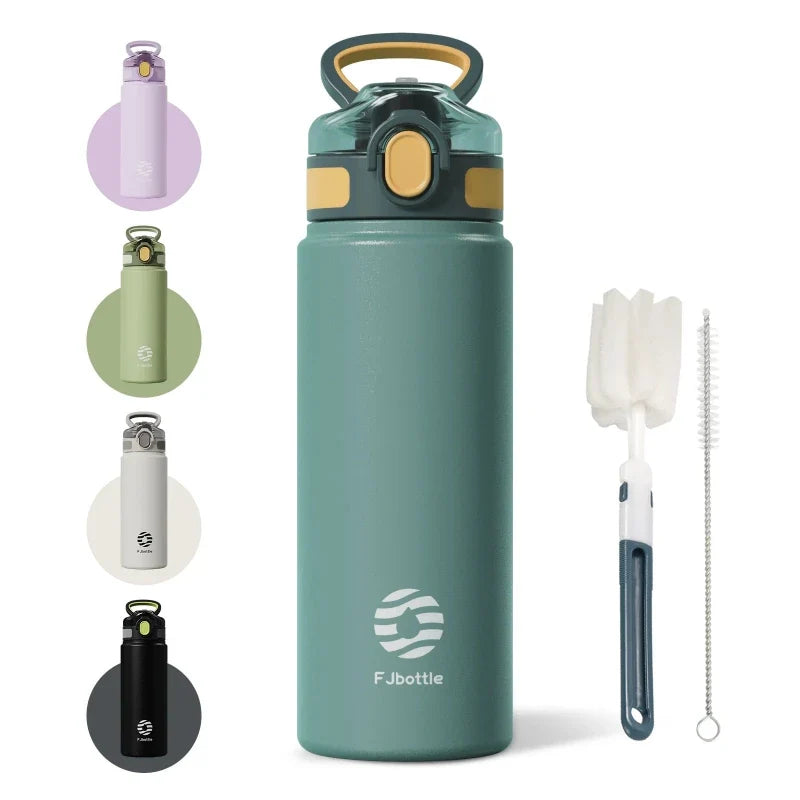 Isolierte Trinkflasche mit integriertem Strohhalm