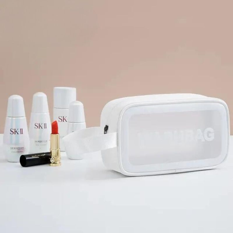 Rangement transparent d’articles de toilette pour avion
