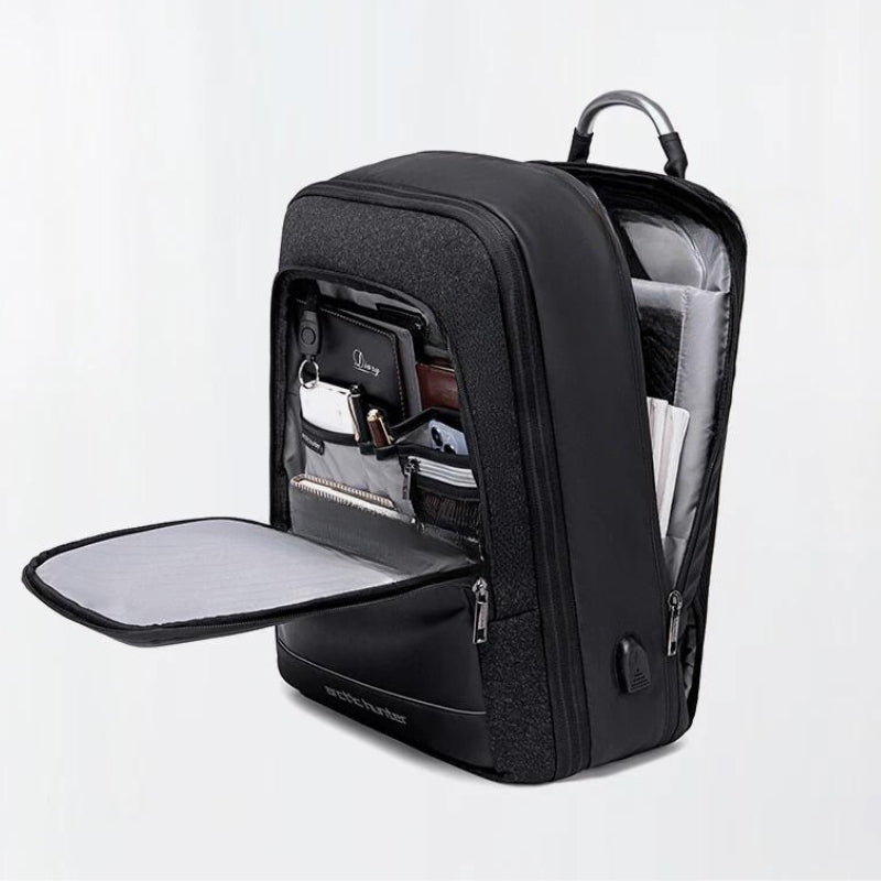 Handgepäck-Rucksack mit integriertem USB-Anschluss
