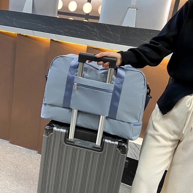 Praktische Damen-Handtasche für Reisen