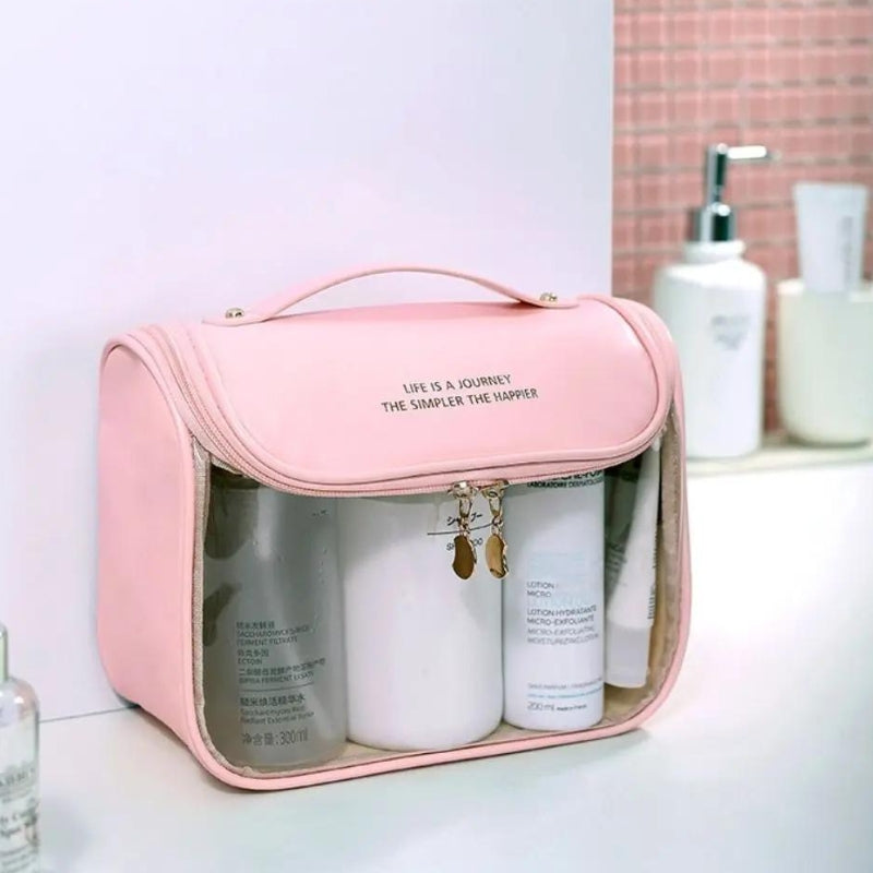 Trousse femme pour produits de toilette transparente
