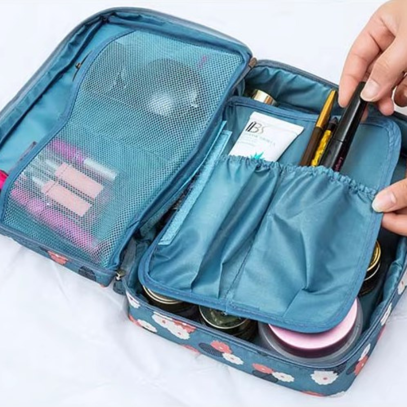 Trousse originale dédiée à la toilette en voyage