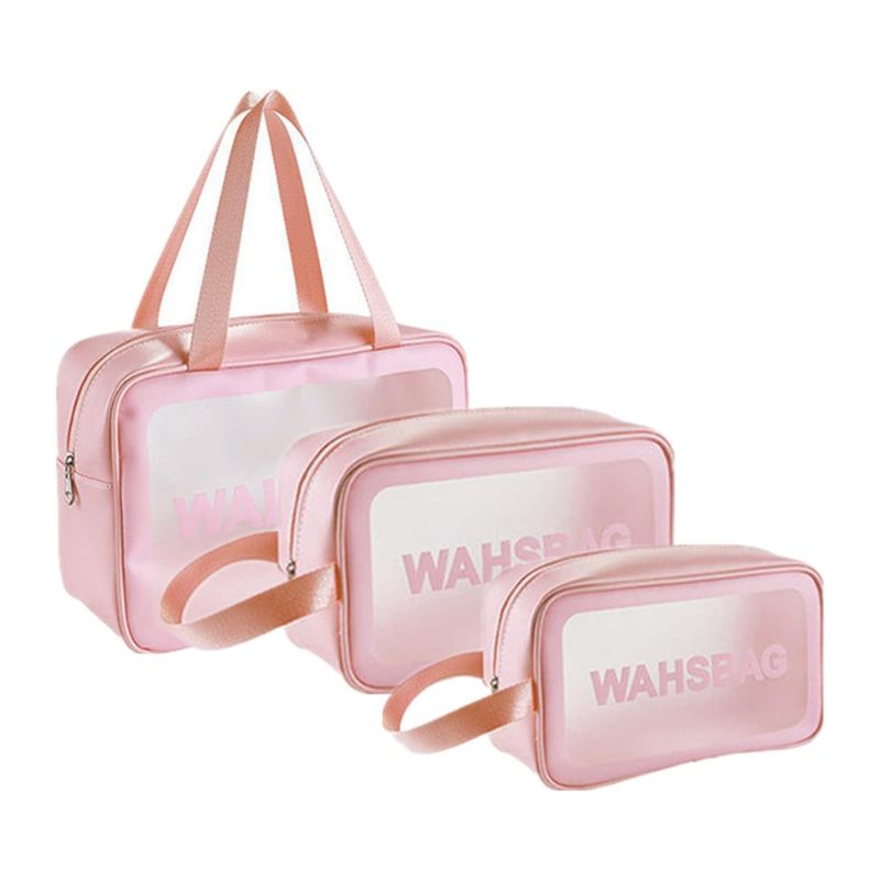 Trousse transparente destinée à la toilette en avion